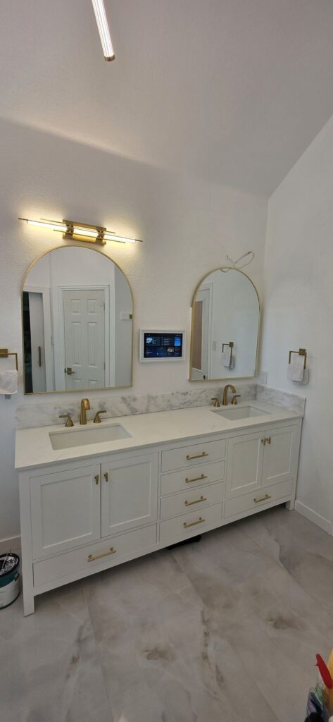 White double vanity – Fixora Remodeling, Plano TX